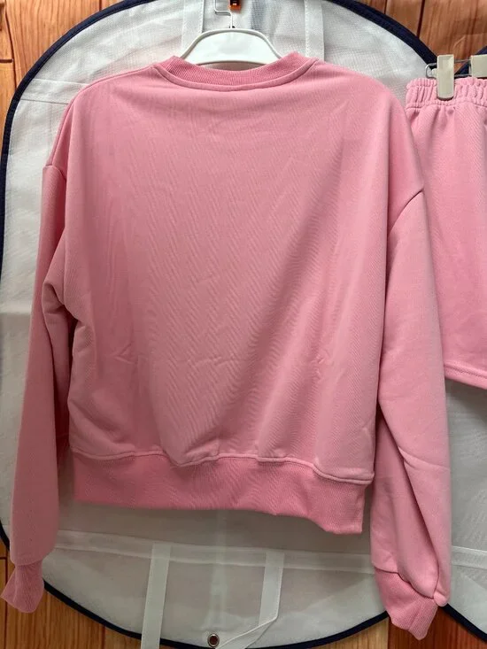 ALO Women's Crewneck Top and Shorts — Suitable for Both Outings and Workouts M - Picture 5 of 6